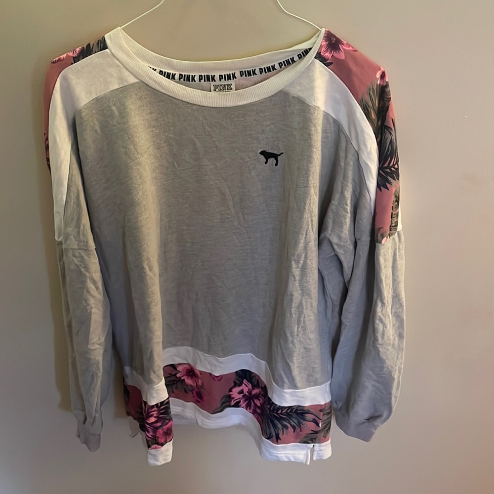 VS PINK GRAY FLORAL CREW NECK